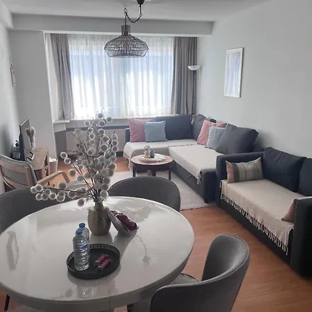 Seascape Apartment *